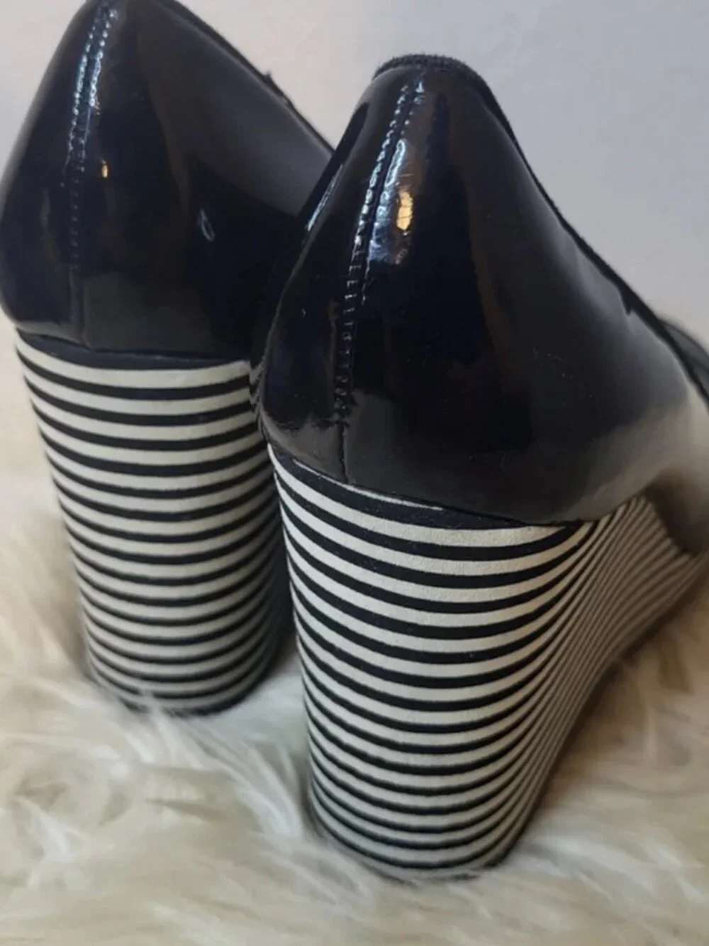 Michael Michael Kors Adalia Peep Toe Patent Wedge Heels Black Stripe 7.5M